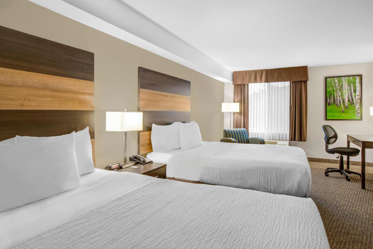 Days Inn & Suites By Wyndham לינדזי מראה חיצוני תמונה